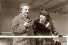 爱因斯坦简介 德国科学家阿尔伯特爱因斯坦生平