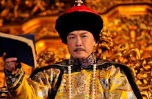 清朝皇帝的龙袍值多少钱？