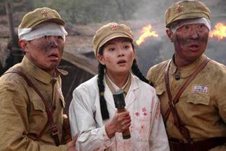 朝鲜战场上用嘴替战友排尿的17岁女兵今何在？ 