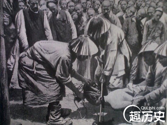 残忍的旧中国斩首行刑图：古代砍头刑场实拍！_https://www.ipzc.cn_历史人物_第7张
