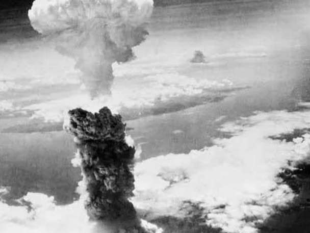 日本投降不光因为原子弹，美国还做了这件比原子弹更恐怖的事