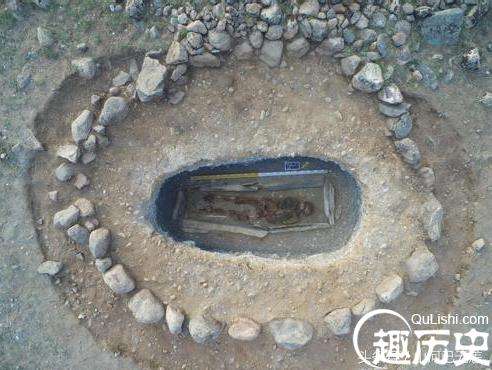 外蒙古发现汉朝李陵干尸，穿2千年前中国服饰