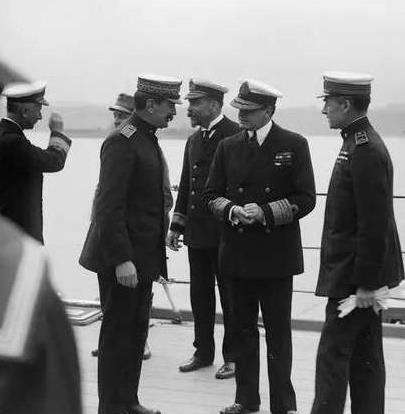 一战中英国耀眼的海军将领戴维·贝蒂，曾在“伊丽莎白女王”号上谈笑风生