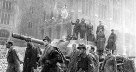 苏联红军占领柏林以后 苏联红军都对德军做了什么事情