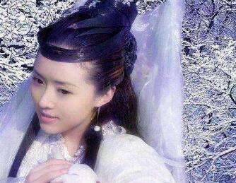日本神话中的辉夜姬是中国的嫦娥吗？为何她俩故事这么像？