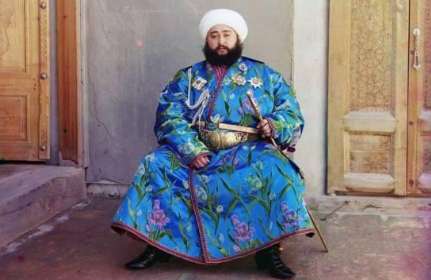 这个成吉思汗后裔是俄罗斯的保护者，三千万中亚人视他为“国父”。