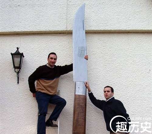世界上最大的小折刀，竟然长达3.9米，重122公斤