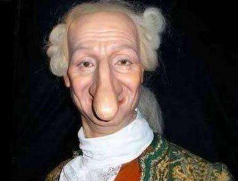 世界上最大鼻子的人，土耳其一男子鼻长8.8厘米