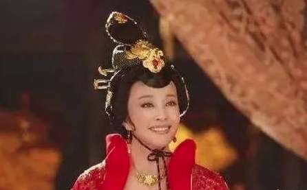 为什么中国历史上，唯一一位女皇帝出现在唐朝？
