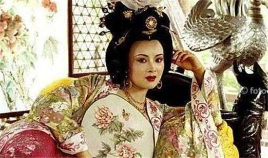 据说妖猫传里对于杨贵妃的描写跟历史是不一样的？