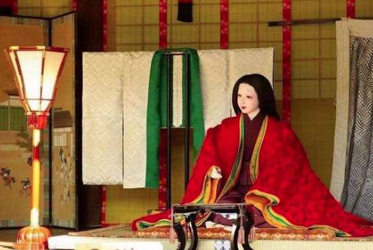 日本古代三大美女之一的细川玉子，为躲避灾祸而成为虔诚的基督徒