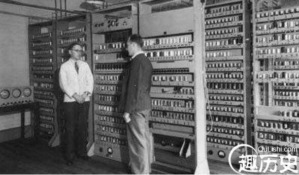 世界上第一台计算机诞生，1946年诞生的ENIAC(重30吨)