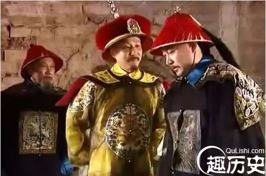 在清朝建立近300年的时间里，共出现12位皇帝上都有什么通病？