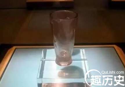 几千年前的水晶杯，作为传家宝，但越看越像常见的一物