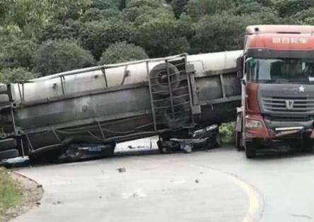 惠州惨烈交通事故致9人遇难 惠州8月1日交通事故现场图片