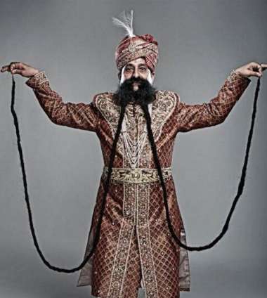 世界上最长胡子的男人 他的胡子长达5.22米