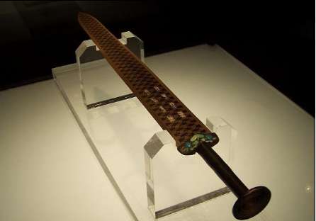 中国最厉害的4大名剑，其中一把雕刻九龙，如今下落不明。
