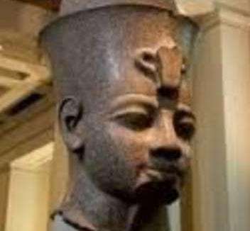 古埃及第十八王朝法老：阿蒙霍特普三世，在他统治时古埃及达到全盛