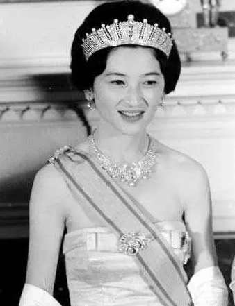 日本天皇选皇后必须要一个要求，让人不齿