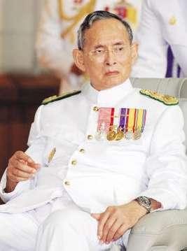 普密蓬·阿杜德生平都做过哪些事情 泰国国王拉玛九世简介