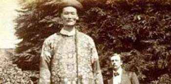 清朝巨人竟身高3米19，取得英国国籍，还娶了一名英国女子为妻
