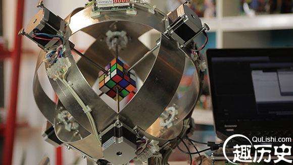 Fastest-robot-to-solve-a-Rubiks-cube_tcm25-418227_tcm32-418569.jpg