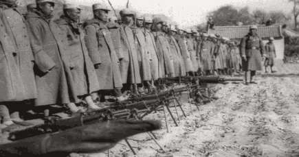 抗日战争缴获的军大衣 为什么却没有见到八路军穿军大衣