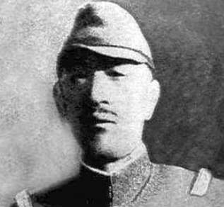 他是抗日英雄，在抗日战争中击毙了日军最高指挥官