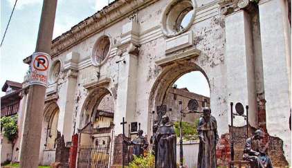 菲律宾的标志建筑圣伊格纳西奥教堂 在1945年马尼拉战役中被彻底毁灭
