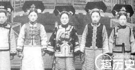 清朝亡了以后，满清贵族为什么纷纷改汉姓？后代道出辛酸泪