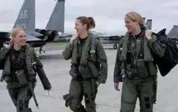 航空母舰上为什么会有女兵？航母上的女兵是做什么的？