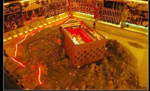 古代墓穴里的机关暗器，不是随便就能打个洞就能进去的