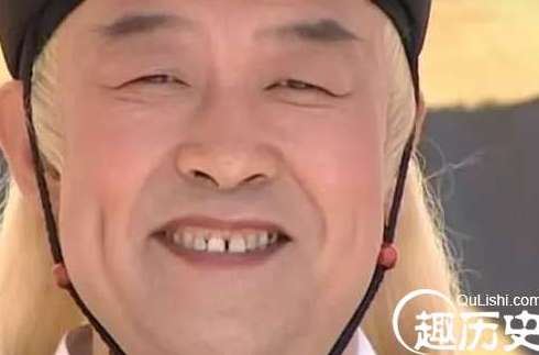 古代太监在鞋里藏一物，服侍后宫嫔妃时就不会犯困了！