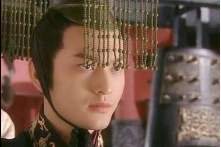 为什么穷兵黩武的汉武帝没事？而其他国君却迅速的亡国呢