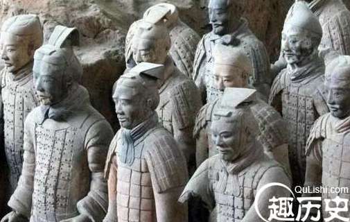 兵马俑为什么不戴头盔，并非被偷了而是根本就没做