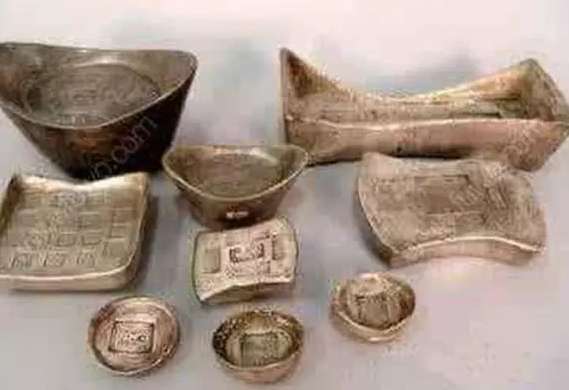 古代皇帝是怎么给官员发工资的？全是银子吗？