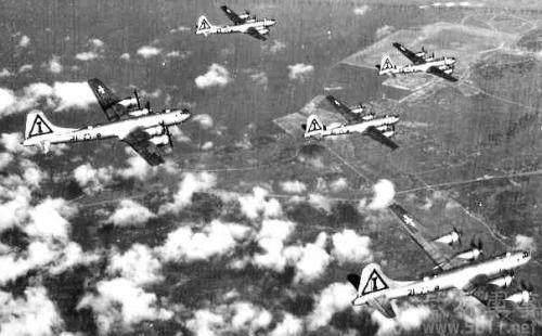 1945年美国打到日本本土，军事上日本陷入了必败之局