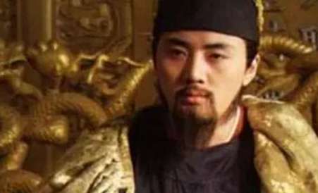 李自成都打到门外了，为什么崇祯却在为魏忠贤建墓？