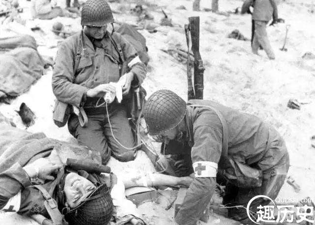 为何二战盟军医护兵不怕暴露在德军枪口下？