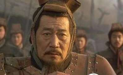 王翦功成名就之后为什么能不被秦始皇怀疑？子孙三人都是名将