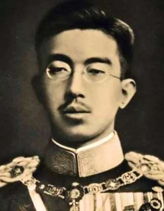 日本裕仁天皇去世，邀请中国参加葬礼，中国是怎么做的？