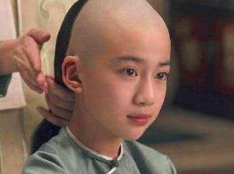 《如懿传》大阿哥为什么有两位养母？大阿哥永璜的生母是谁