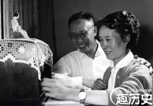 溥仪睡觉有一恶癖，为了这还差点儿离婚，是什么怪癖呢?