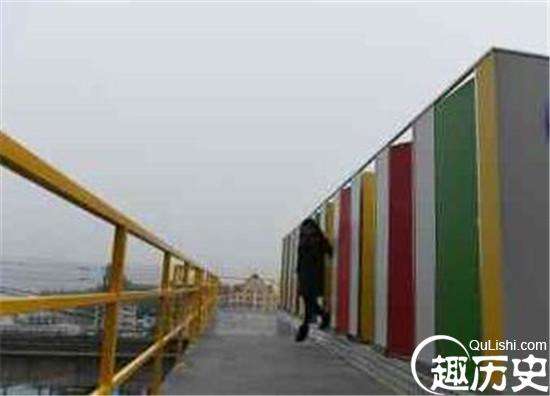 春节临近，重庆惊现“空中厕所”，你想不想来体验一下？ 