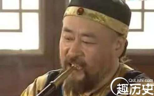 清朝铁帽王地位有多高？哪怕在讨饭和珅见到也得下跪