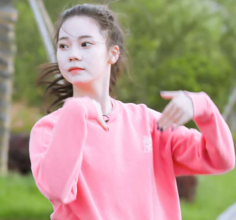 张紫宁最新饭拍高清图片