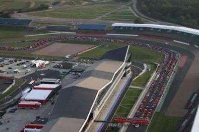 964辆法拉利大游行，并缔造最多辆法拉利同时游行的世界纪录