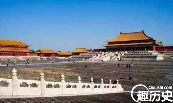 为什么故宫中路的大殿前没有树？答案出人意料