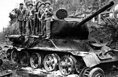 对越反击战中，为什么我军要费时费力把坦克拖了回来