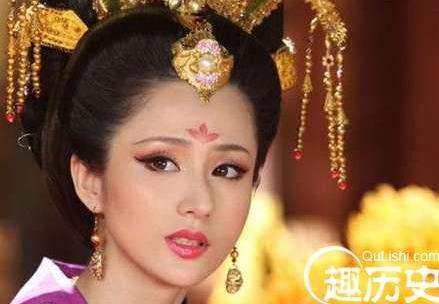 此人给皇帝戴了三顶绿帽子，皇帝还三次封他为相